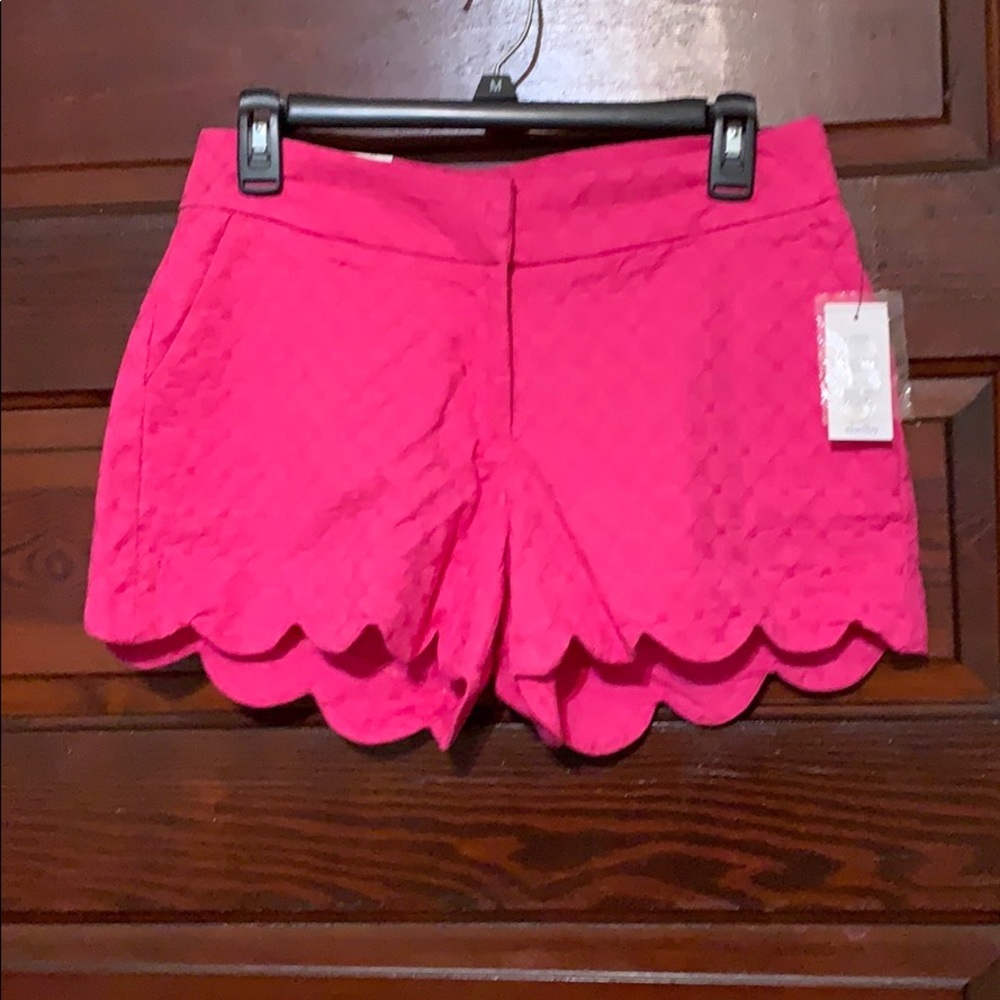 Crown & Ivy Pink Shelby Scallop Shorts - Picture 2 of 8